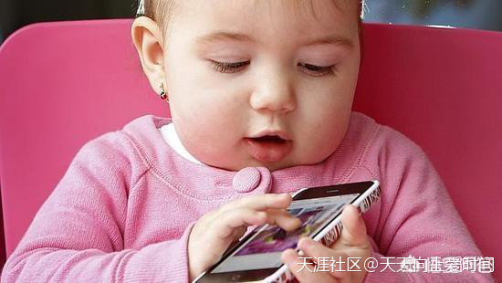 华为手机控制电视盒子
:如何控制小孩看电视玩手机<strongalt=